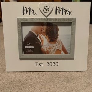 Mr and Mrs frame
